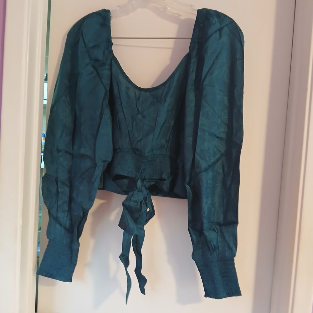 Band of the Free Women's Camille Crossover Crop Top SZ M NWT Teal - Picture 9 of 13